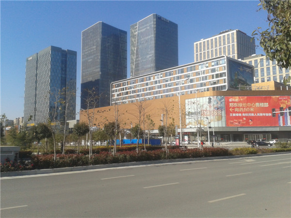 绿地站前广场